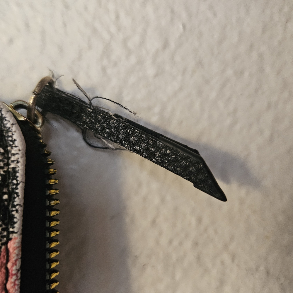 Juicy Couture Black and Pink Crossbody Bag with Floral Design - Picture 4 of 5